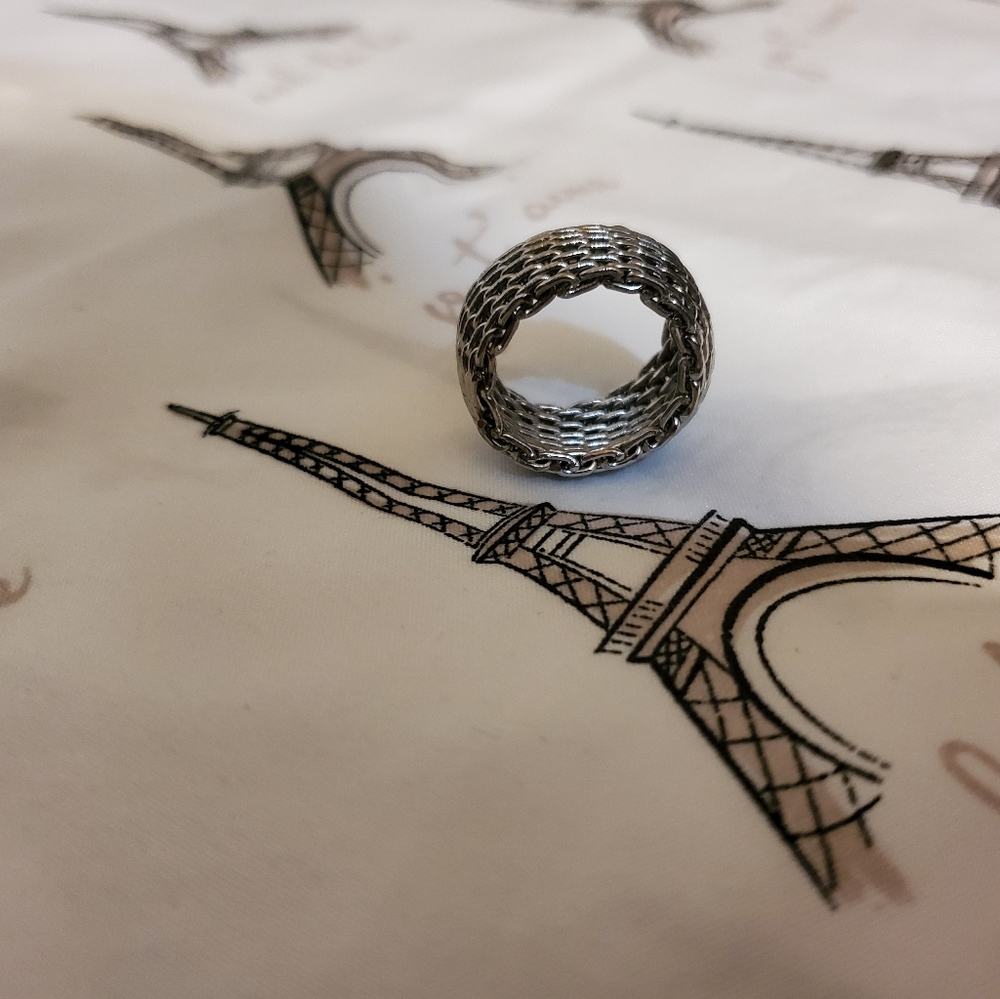 Ring - Picture 2 of 4